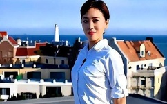 烧烤点燃衣服情急跳江